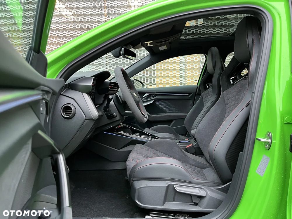 Audi RS3 Limousine - 12