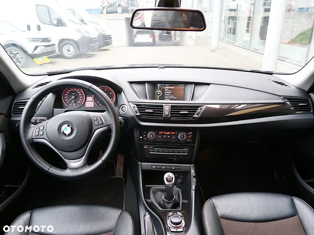 BMW X1 sDrive18d xLine - 13