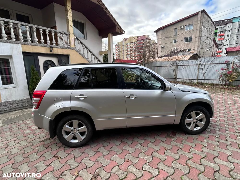 Suzuki Grand Vitara 2.4i JLX - 8
