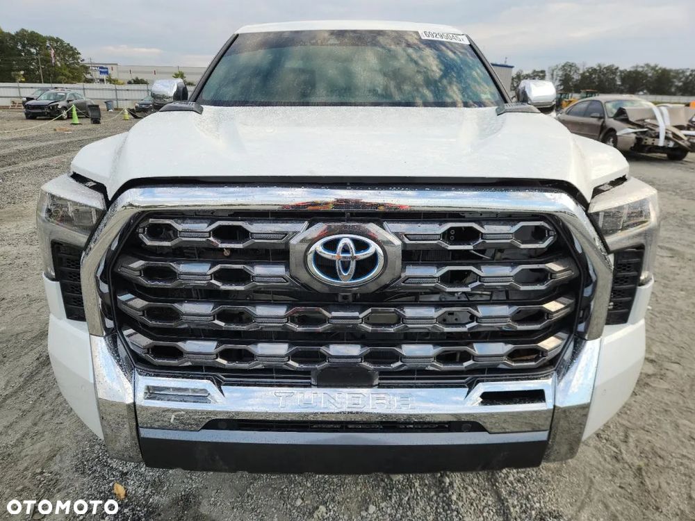 Toyota Tundra - 5