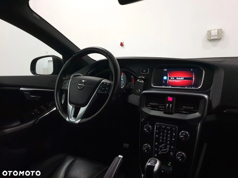 Volvo V40 D4 Inscription - 11