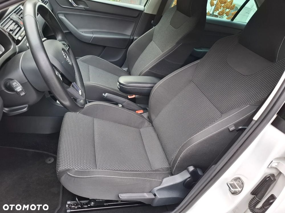 Skoda RAPID 1.4 TSI DSG Ambition - 10