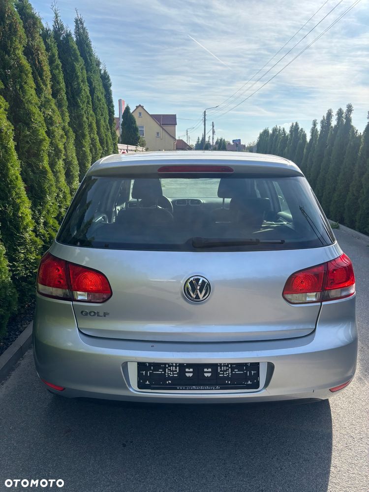 Volkswagen Golf - 6