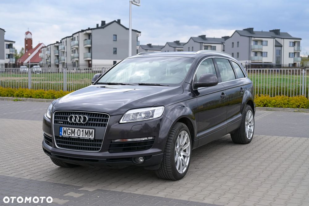 Audi Q7 - 1