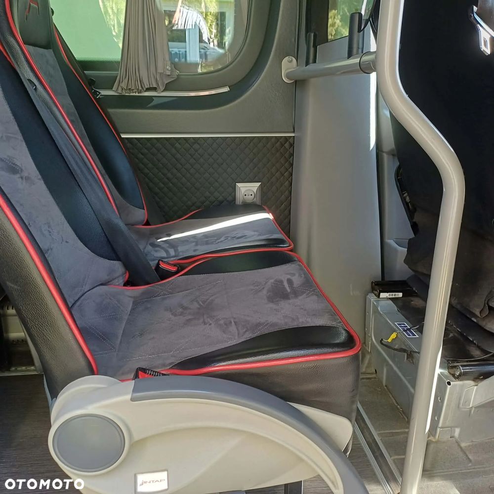 Mercedes-Benz Sprinter - 14