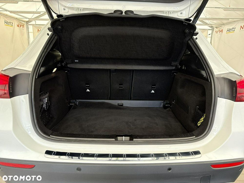 Mercedes-Benz GLA - 20