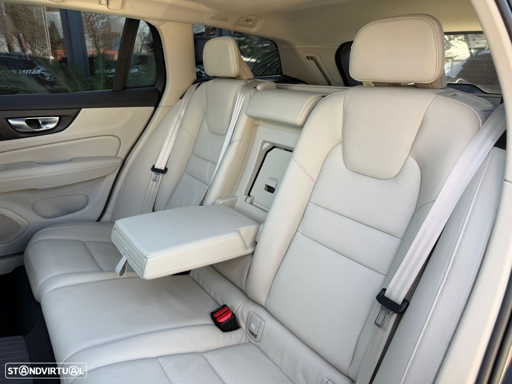 Volvo V60 2.0 T6 AWD TE Plus Bright - 26