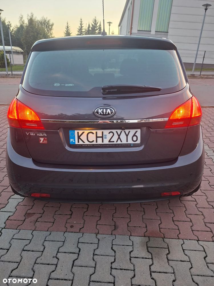 Kia Venga - 13