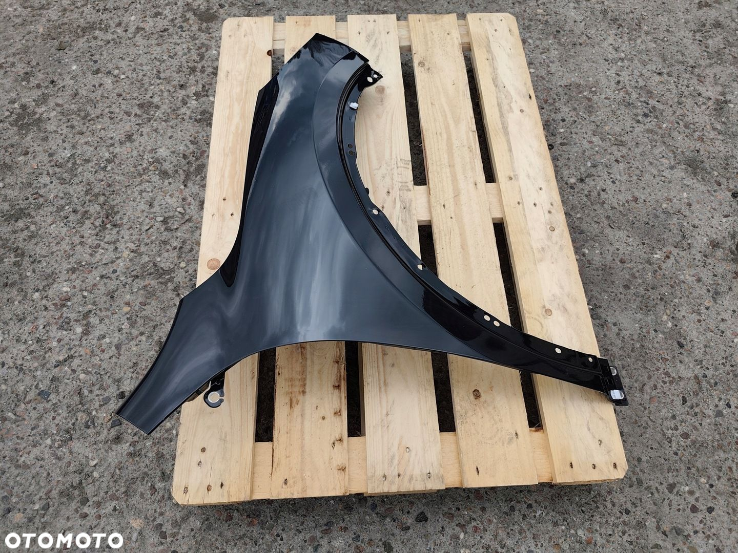 FORD KUGA MK3 PRAWY PRZEDNI BŁOTNIK W KOLOR 4L - 4
