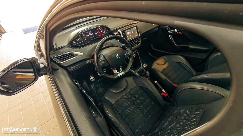 Peugeot 208 1.2 PureTech GT Line — fotografia 7