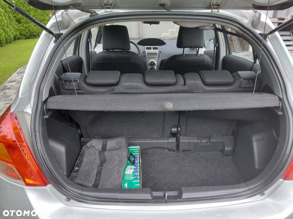 Toyota Yaris - 8