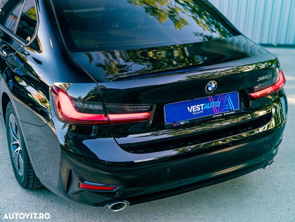 BMW Seria 3 320i AT - 39