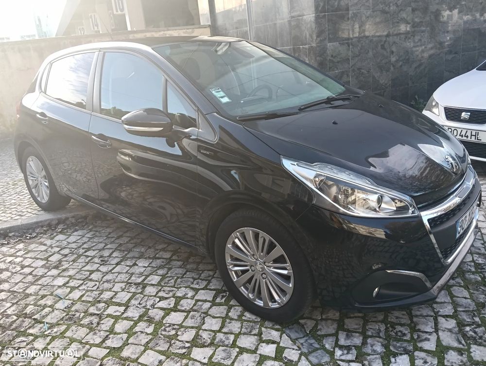 Peugeot 208 1.2 PureTech Style - 24