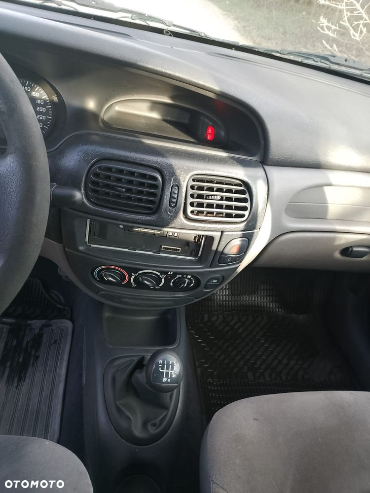 Renault Megane 1.4 16V Fidji - 11