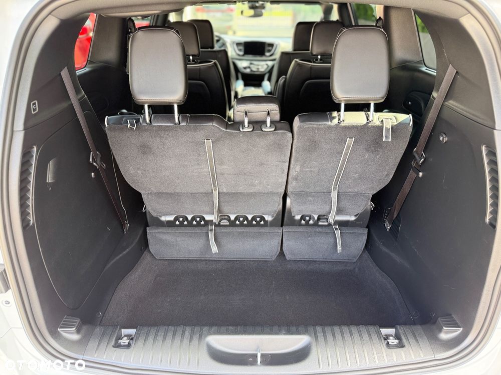 Chrysler Pacifica - 25