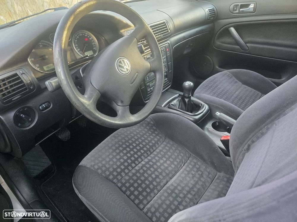 VW Passat Variant 1.9 TDi Confortline - 17