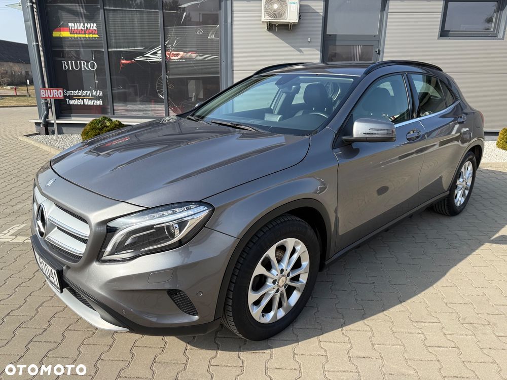 Mercedes-Benz GLA - 9