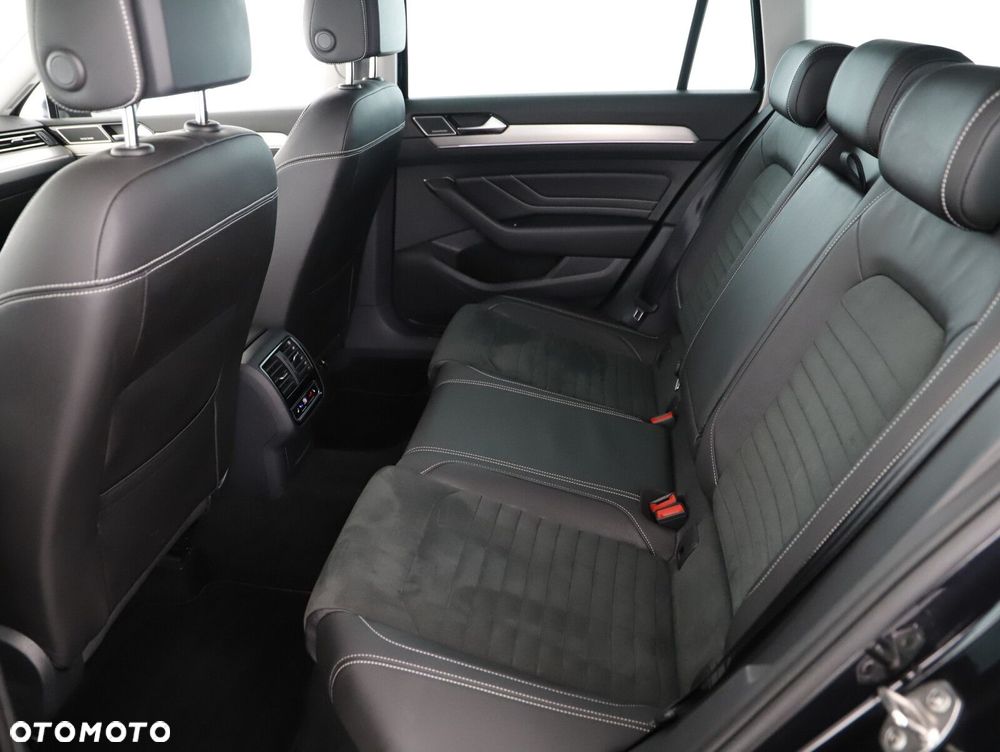 Volkswagen Passat Variant 2.0 TSI Elegance DSG - 11