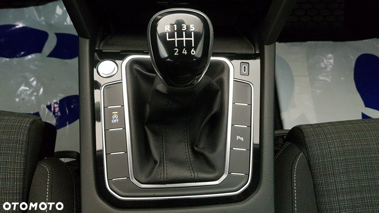 Volkswagen Passat - 30