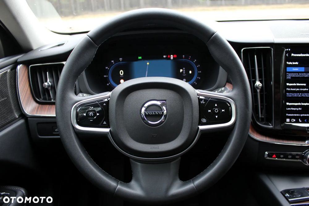 Volvo XC 60 B5 B AWD Geartronic RDesign - 8