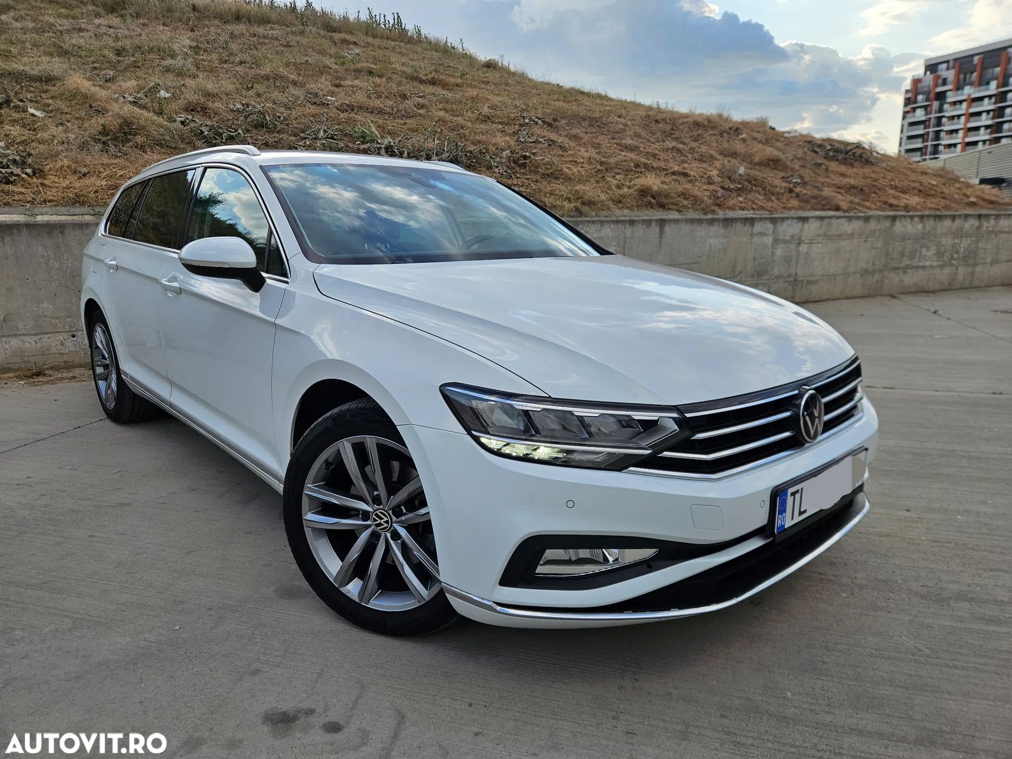 Volkswagen Passat Variant 2.0 TDI DSG (BlueMotion Technology) Highline - 1