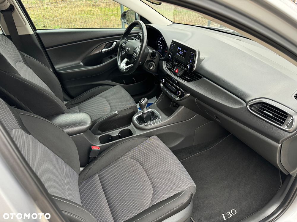 Hyundai i30 1.5 DPI Classic + - 20