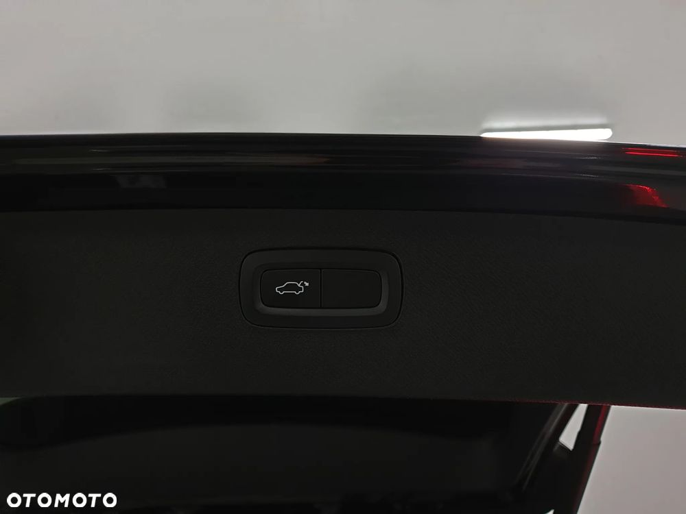 Volvo XC 90 D5 AWD R-Design - 34