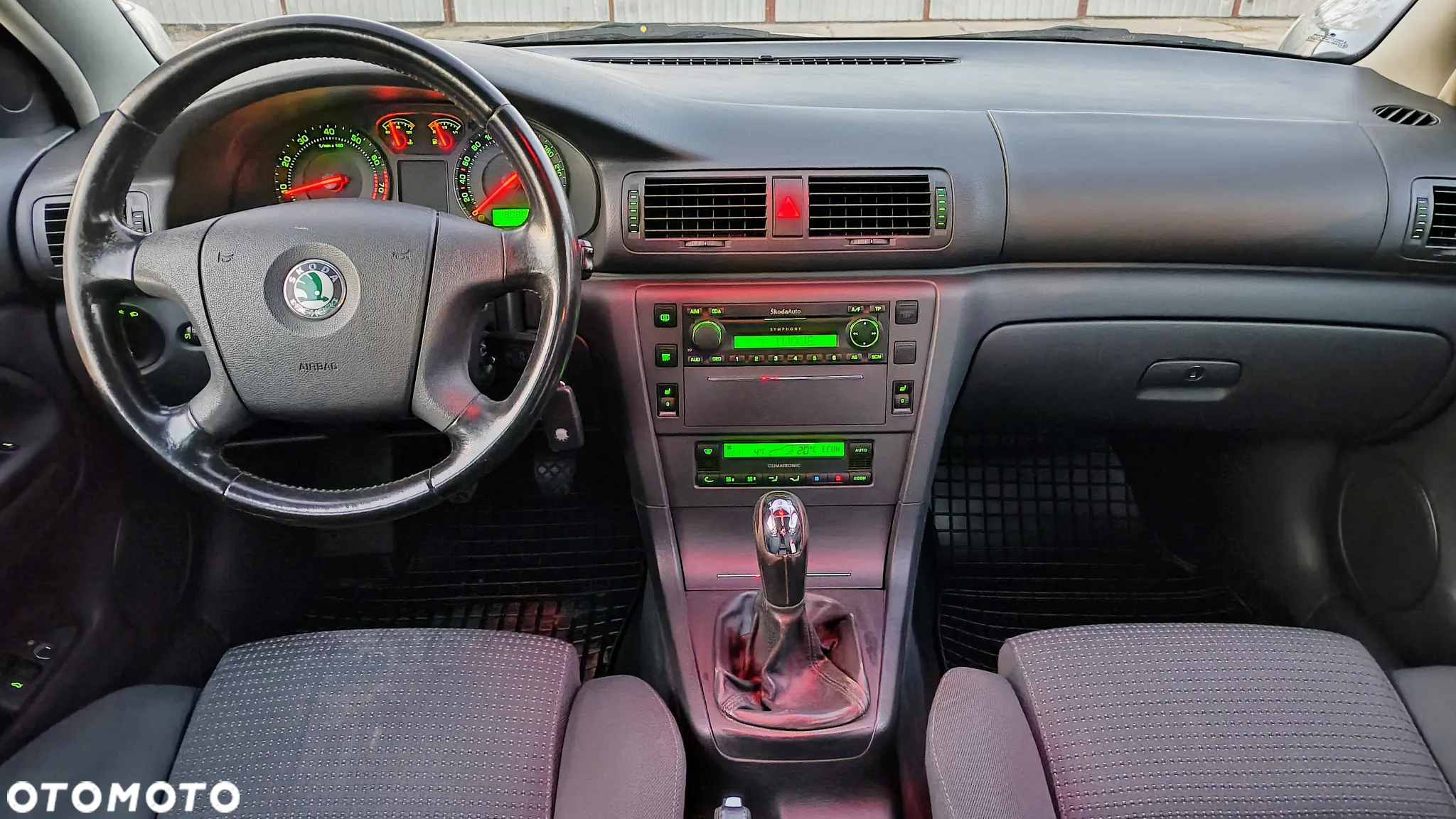 Skoda Superb 2.0 Comfort - 12