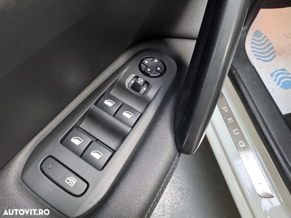 Peugeot 308 PureTech 130 GPF EAT8 Stop & Start Tech Edition - 24