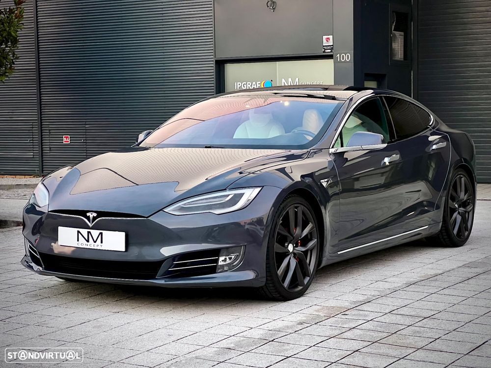 Tesla Model S - 6