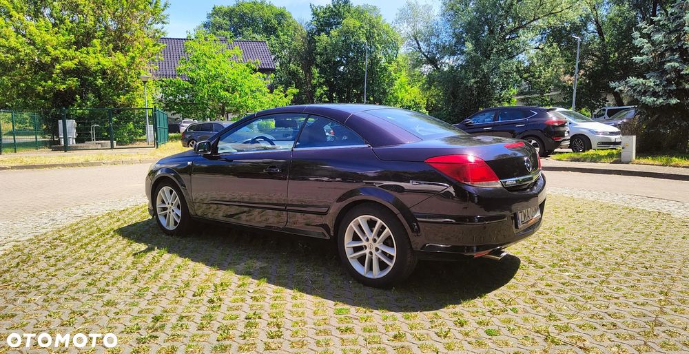Opel Astra 1.9 CDTI Cosmo - 11