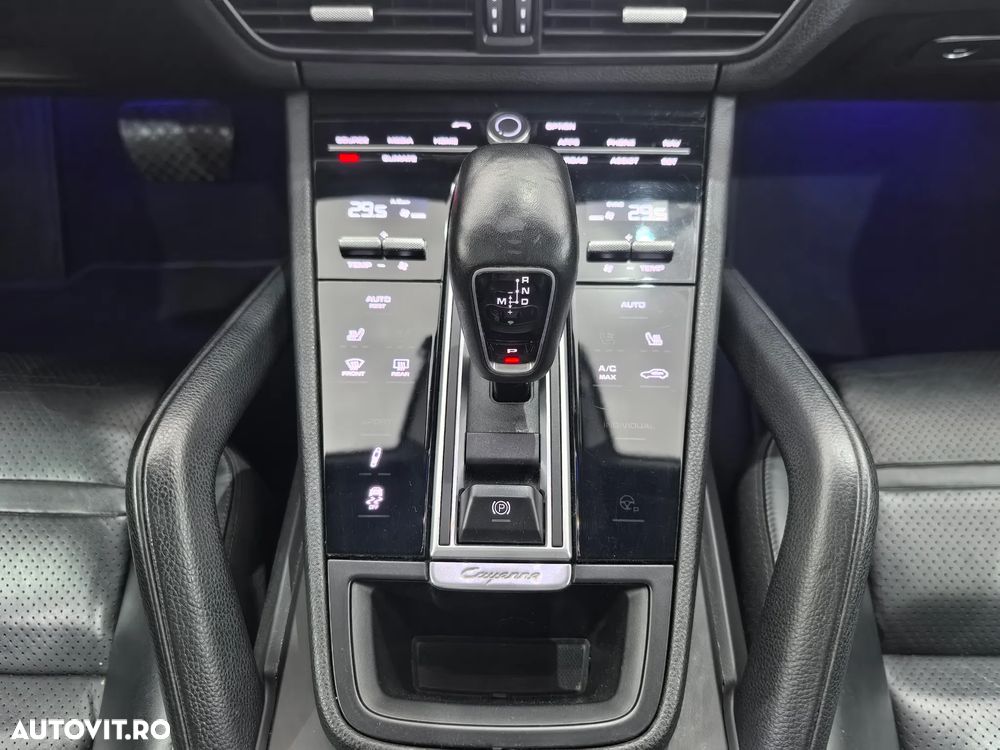 Porsche Cayenne Coupe - 24