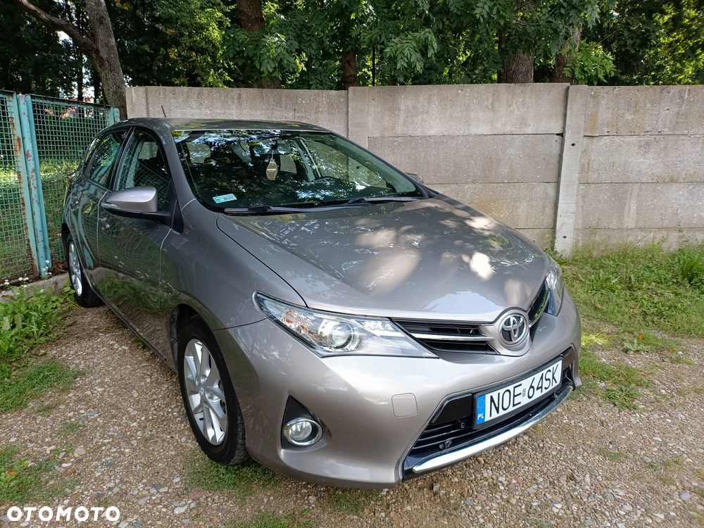 Toyota Auris 1.6 Luna - 1