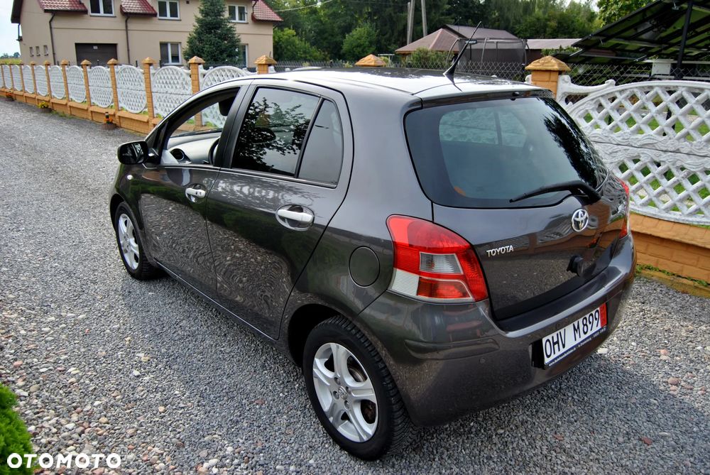 Toyota Yaris 1.33 VVT-i Executive - 3