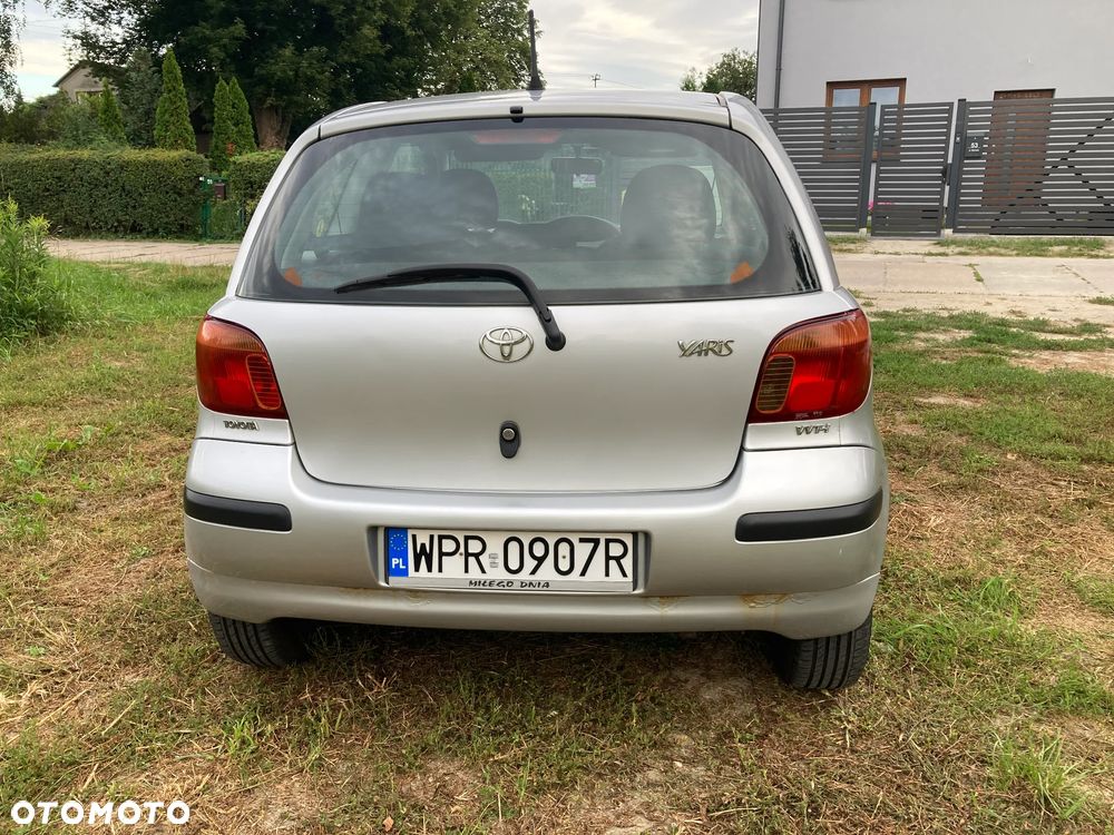 Toyota Yaris 1.0 Base - 5