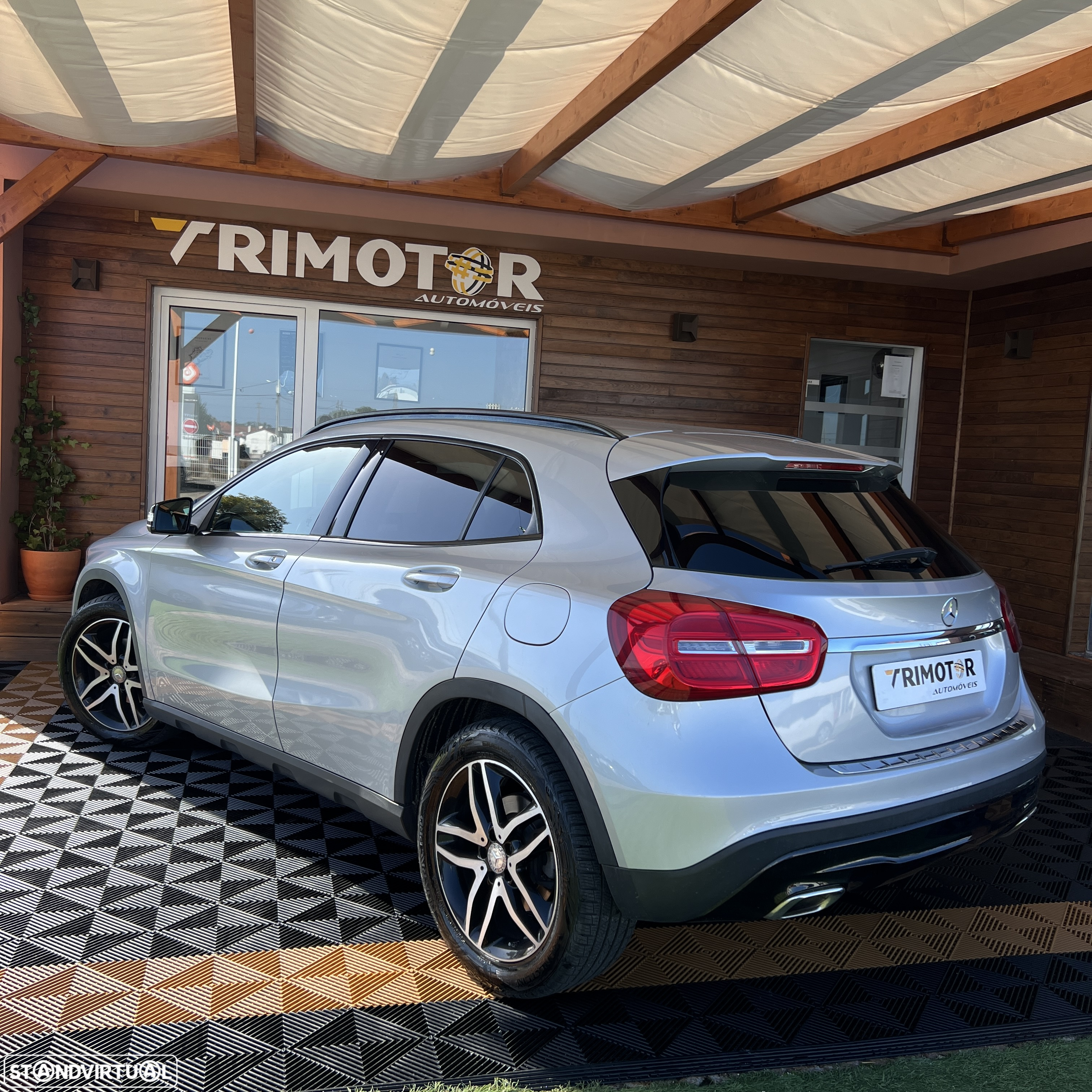 Mercedes-Benz GLA 180 CDi AMG Line - 3