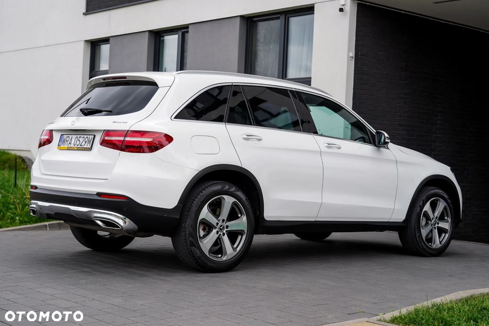 Mercedes-Benz GLC 300 4-Matic - 4
