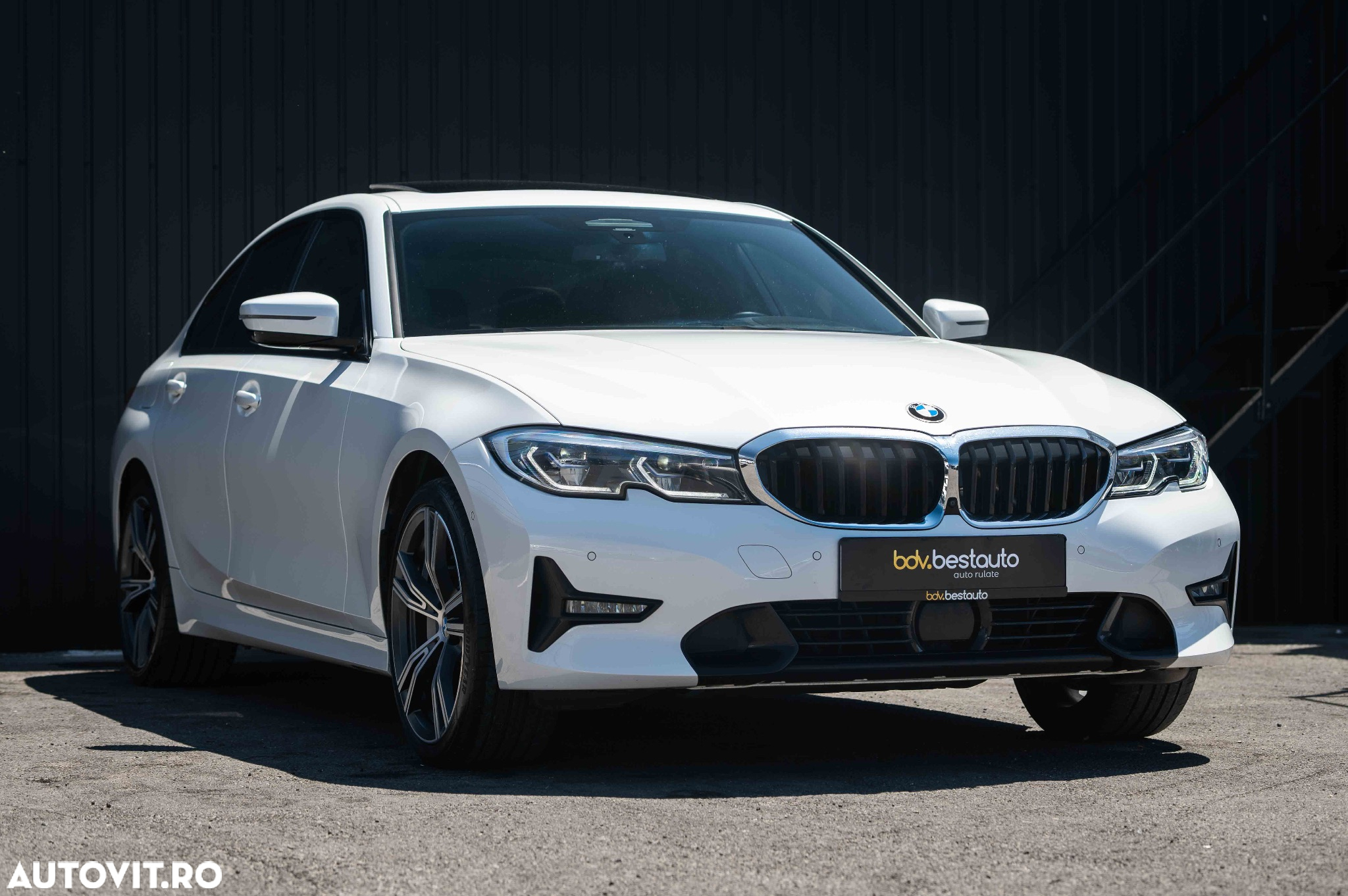 BMW Seria 3 330e xDrive AT PHEV - 34