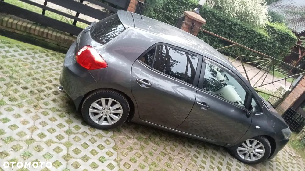 Toyota Auris - 2