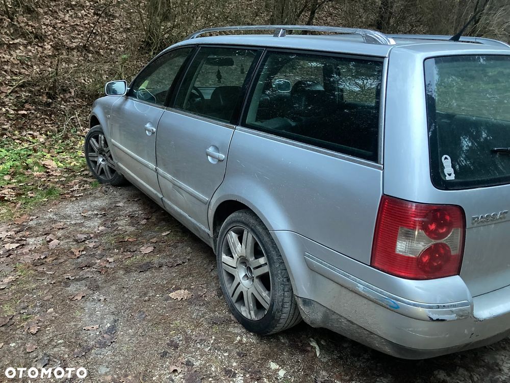 Volkswagen Passat - 1