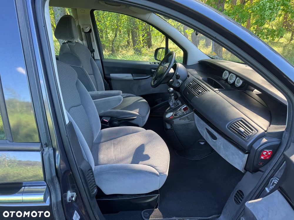 Peugeot 807 HDi 135 Style - 25