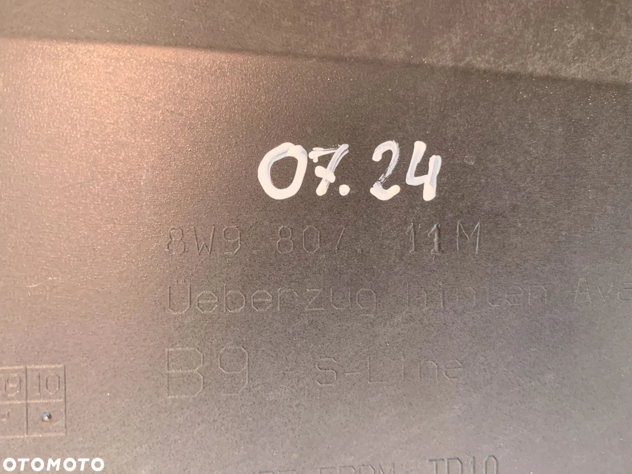 Audi A4 S-Line 15-19r Zderzak tyl tylny kombi PDC a 4 - 9