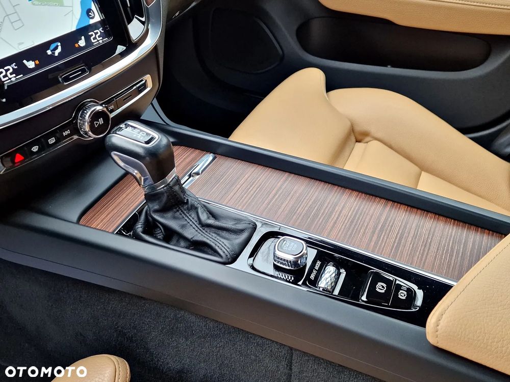 Volvo V60 D4 Geartronic Inscription - 16