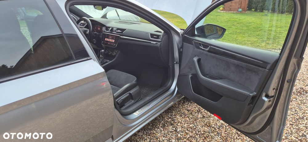 Skoda Superb 2.0 TDI Sportline DSG - 17