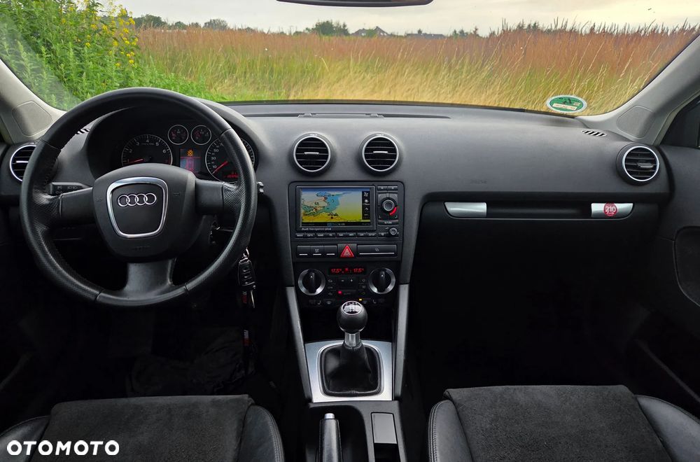 Audi A3 Sportback 2.0 FSI Attraction - 11