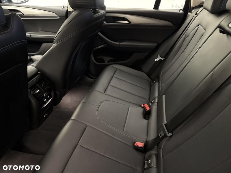 BMW X3 xDrive20d mHEV - 22