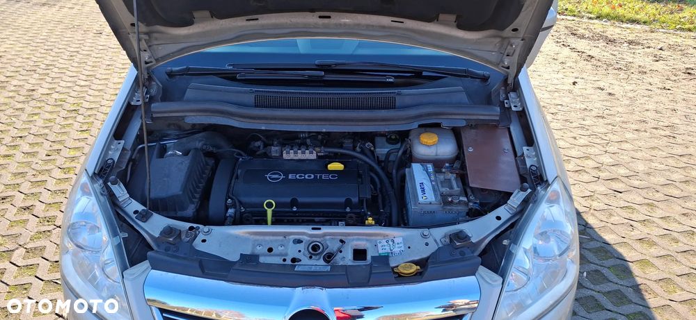 Opel Zafira 1.8 Cosmo - 19