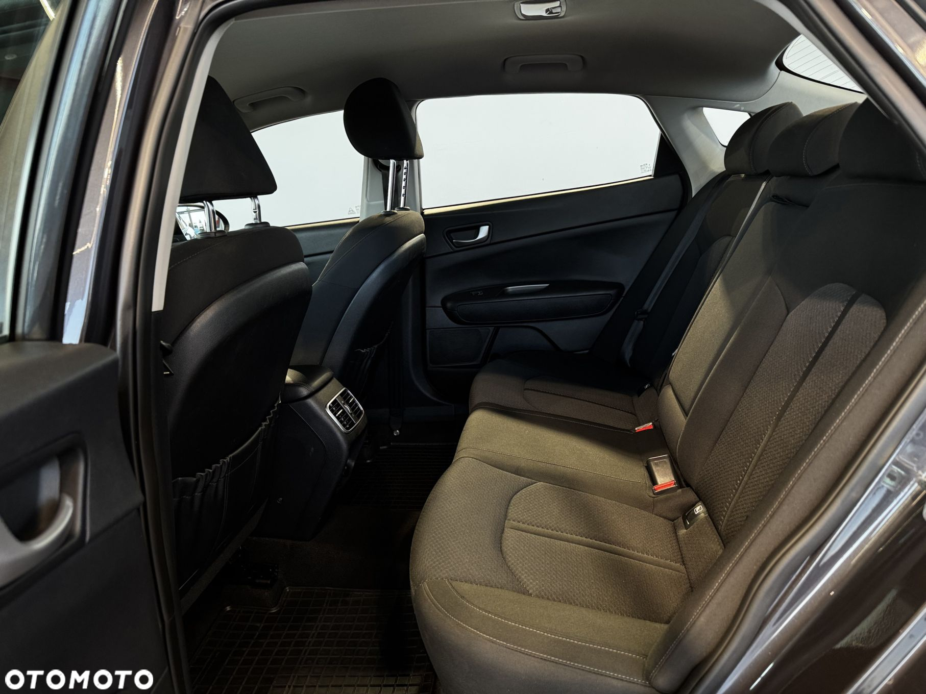 Kia Optima - 12