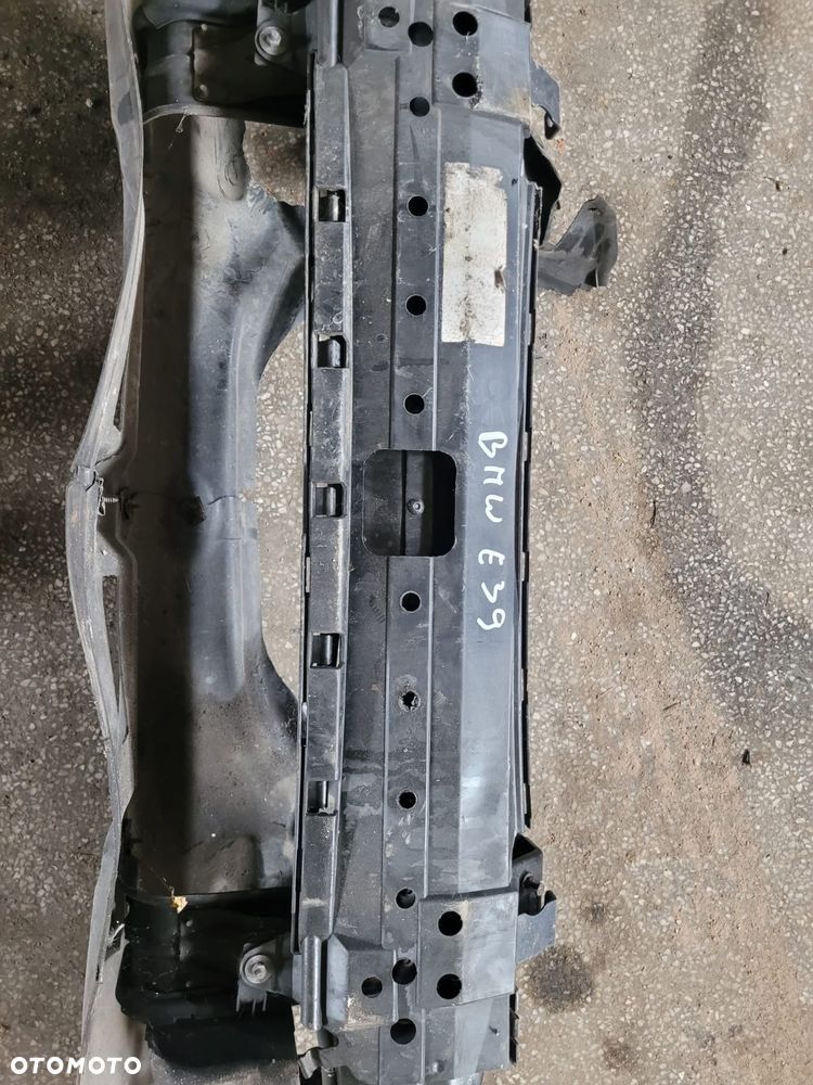 belka przód że spryskiwaczami na lampy BMW E39 - 2