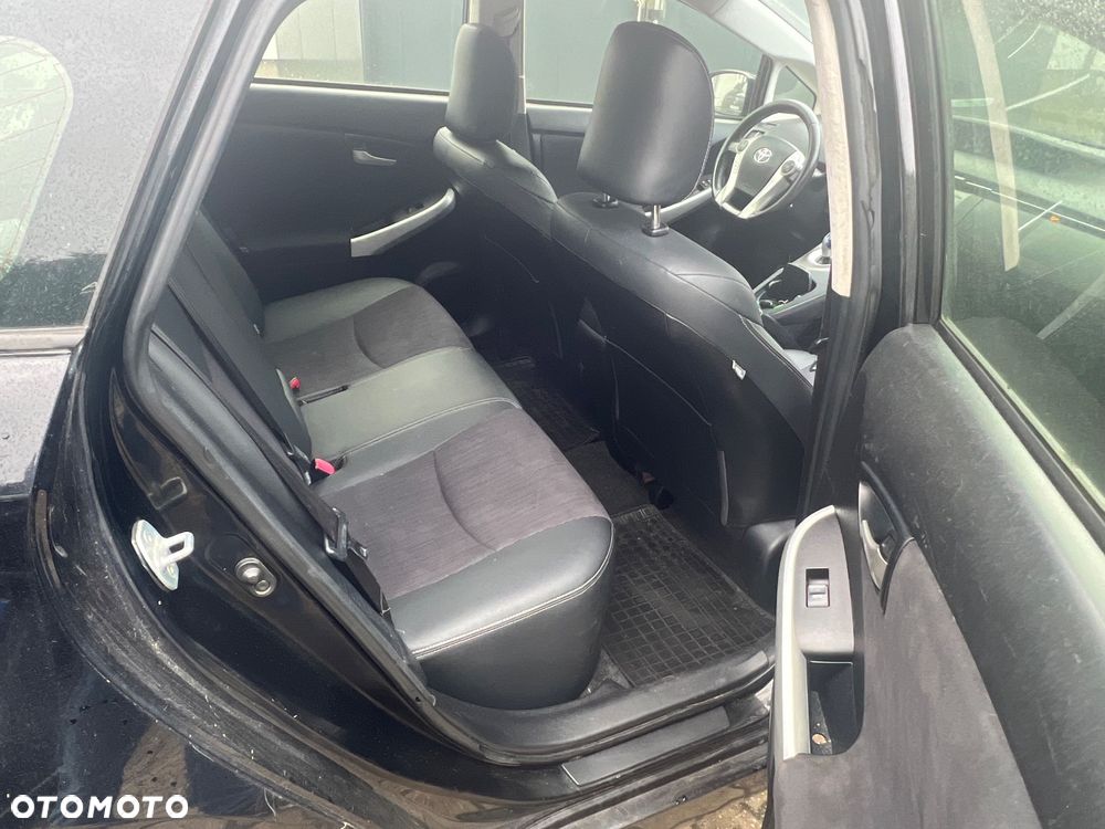 Toyota Prius 1.8 HSD Luna - 11